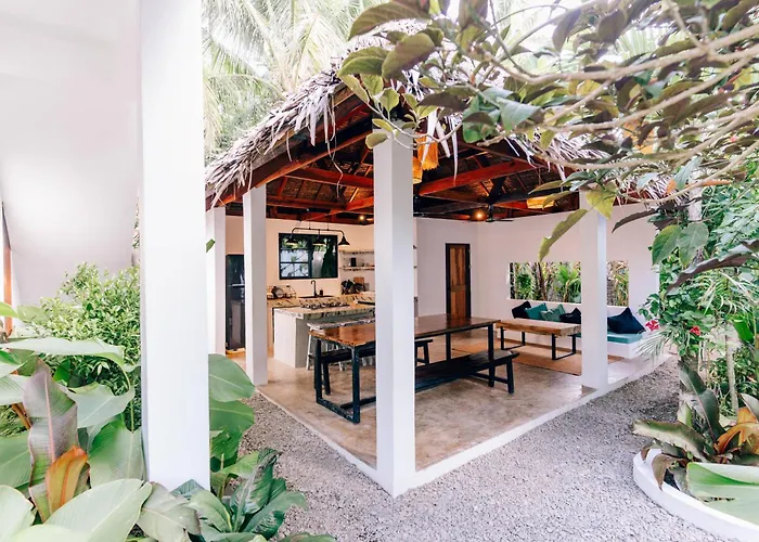 Katmon Villas General Luna 