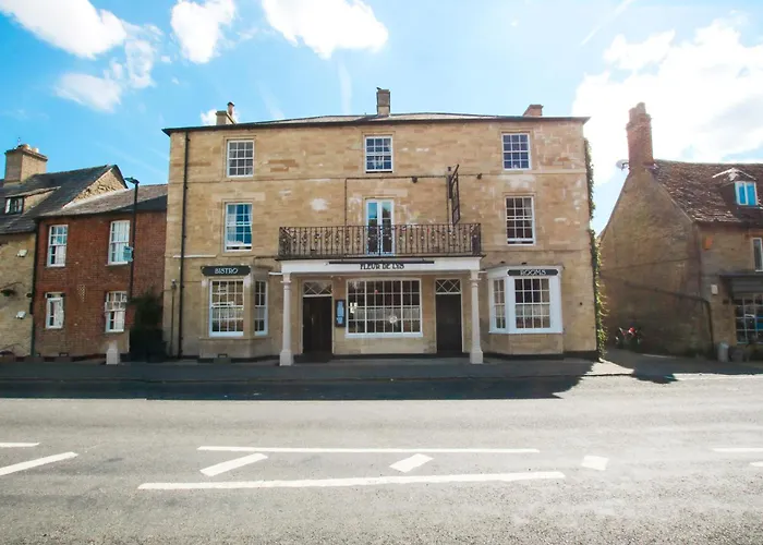 Fleur De Lys Bampton Hotel