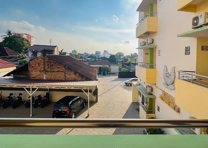 OYO 90500 Teratai Residence Medan