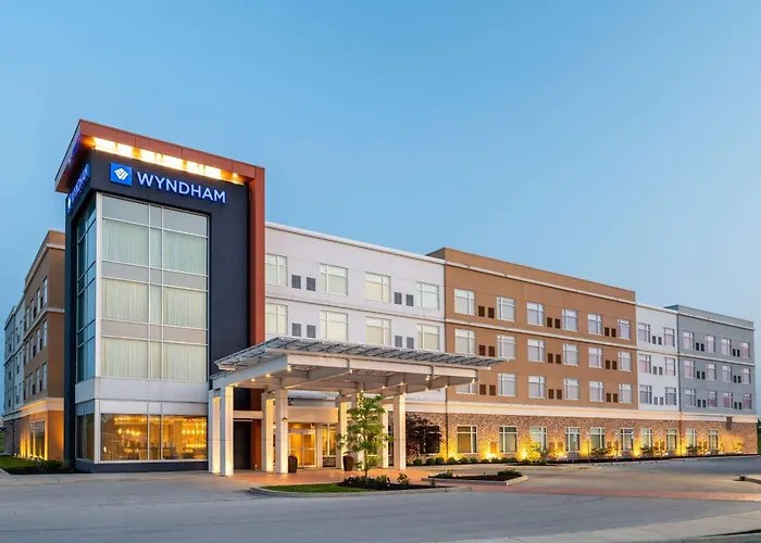 Wyndham Westfield Hotel