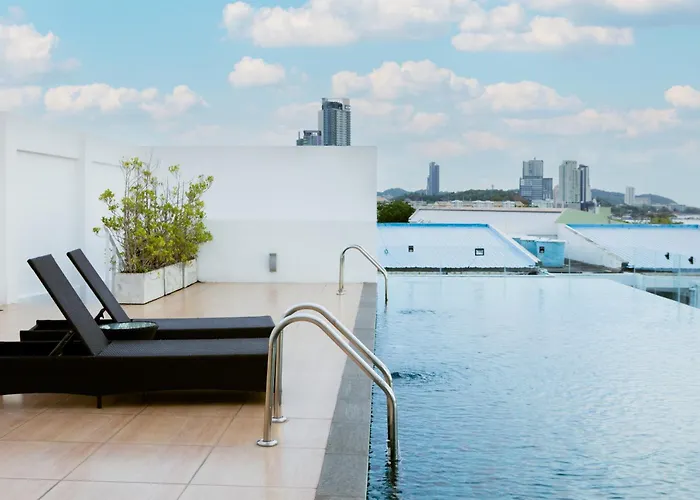 Karin Hotel & Service Apartment - Sha Extra Plus Si Racha