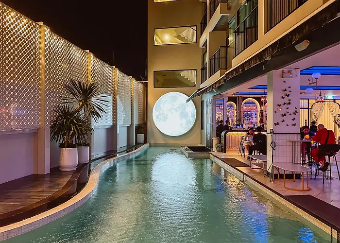 Ratri Hotel Phuket Old Town