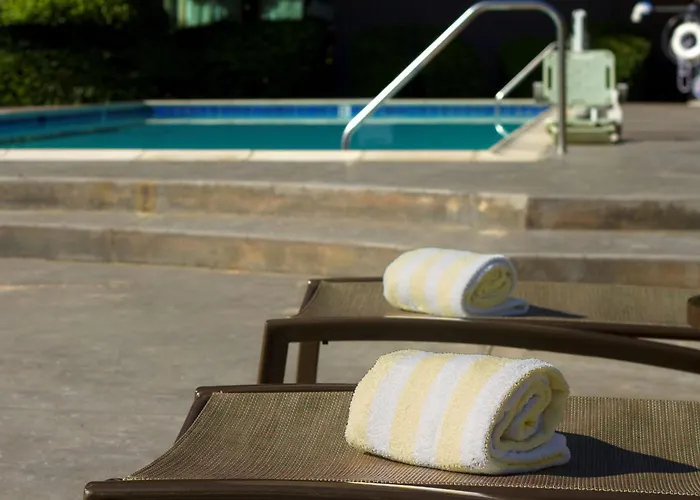 Doubletree By Hilton Orange County Airport Hotel Santa Ana