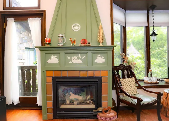 Stone Chalet Bed & Breakfast Inn Ann Arbor