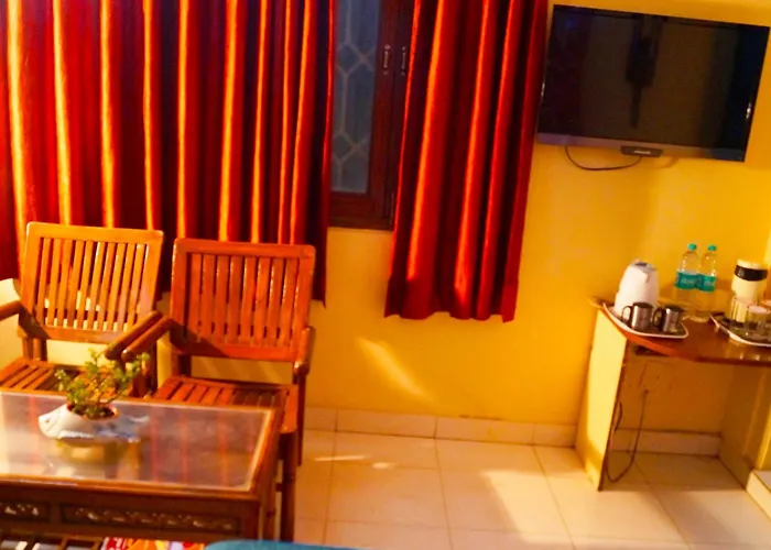 Hotel Maharaja Continental - 5 Mints Walk From New Delhi Railways Station