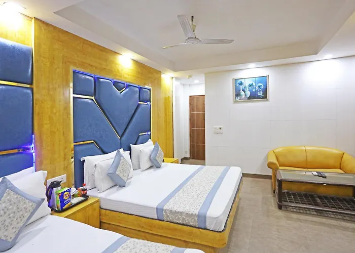 Hotel Preet Palace -5 Mints Walk From Nizamuddin Railway Station New Delhi