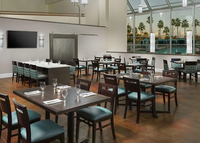Doubletree By Hilton Orlando Airport Hotel
