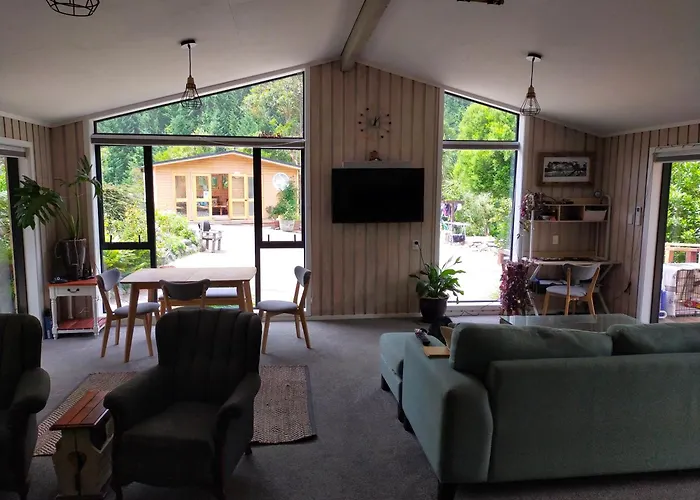 Maitai Whare Iti - Adventure Cabins & House Nelson