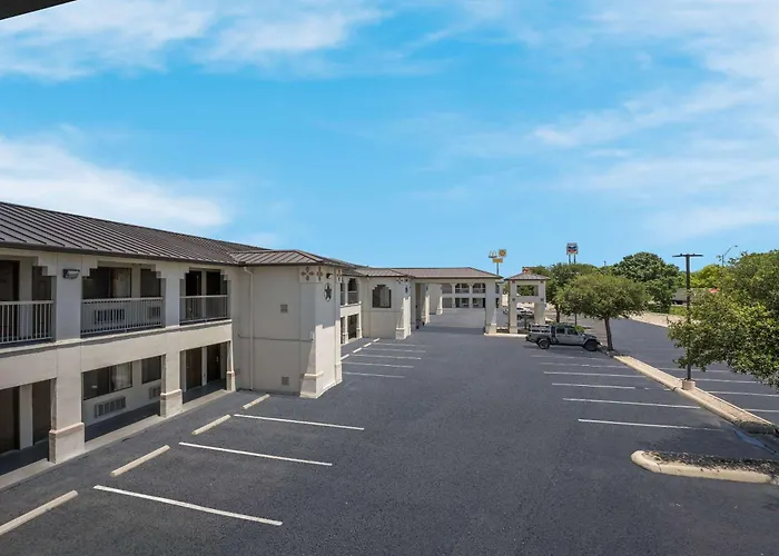Quality Inn & Suites Junction
