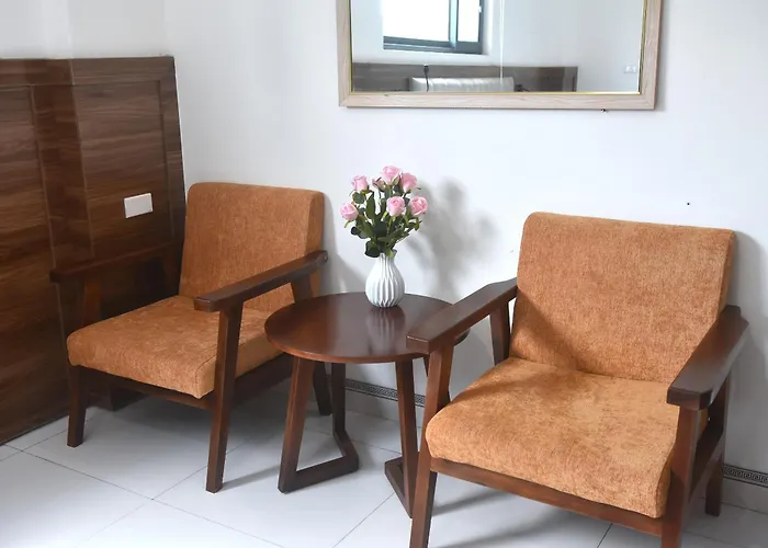 Thanh Hang Hotel Near Emerald My Dinh Hanoi