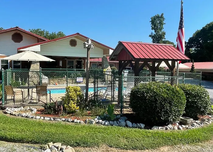 Bay Springs Country Inn & Marina Centre