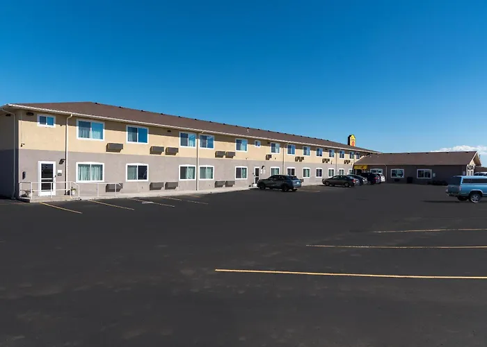 Super 8 By Wyndham Alamosa Motel