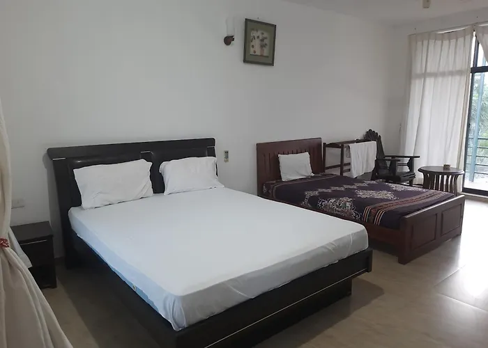 New Sunrise Hotel Batticaloa