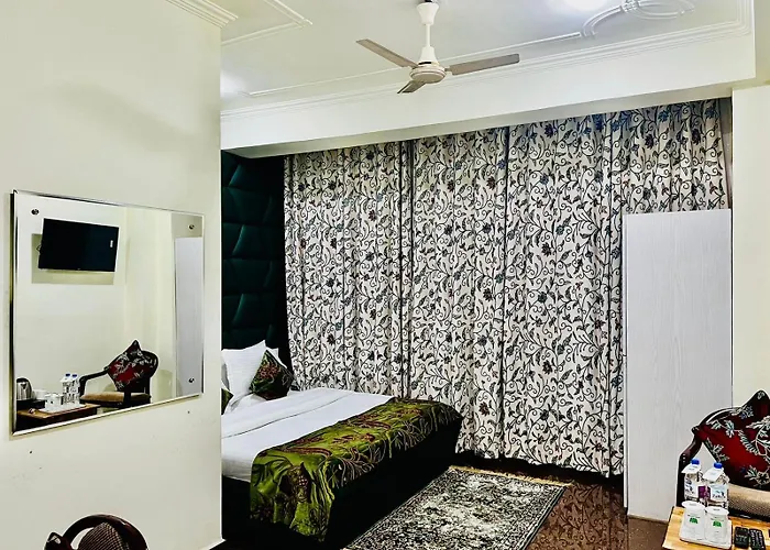 Wood Venture Residency By Stay Pattern Srinagar 