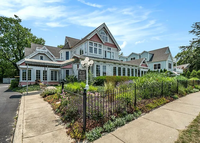 Yelton Manor Bed And Breakfast South Haven