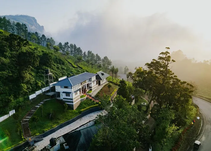 Misty Courtyard Resort Chinnakanal