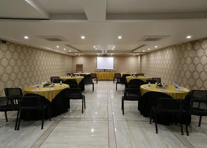 Grand Kailash Hotel Aurangabad 