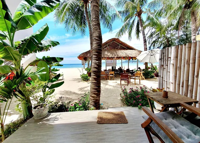Lucky Spot Beach Bungalow Song Cau