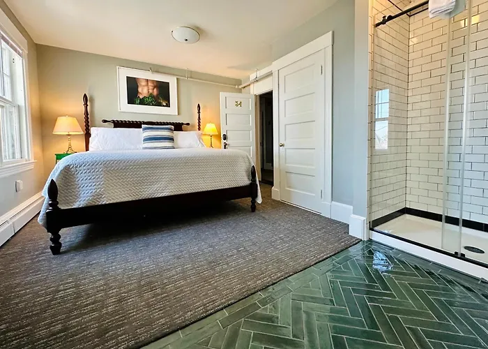 Gifford House Hotel Provincetown