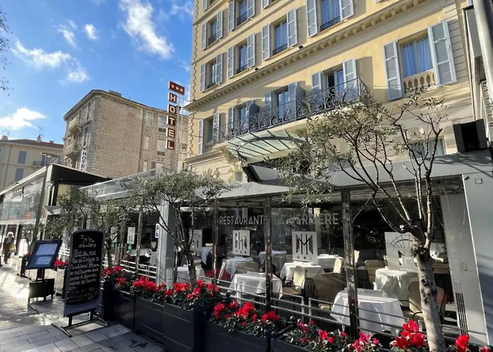 Hotel & Appartements Monsigny Niza
