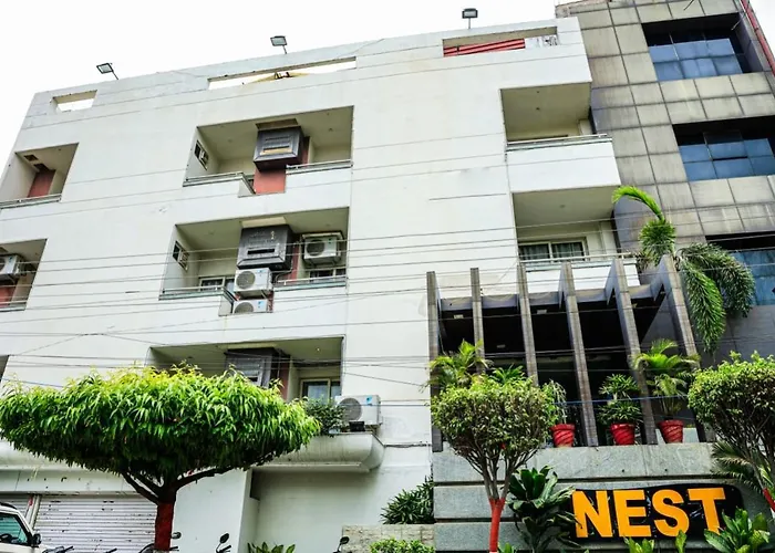 Fabhotel Nest Inn Lucknow