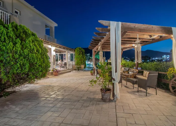 Grapevines Hotel Alykanas 