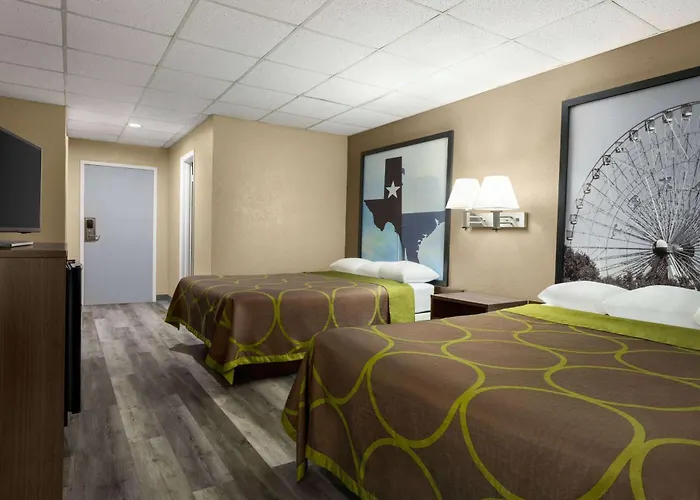 Super 8 By Wyndham Gainesville Tx