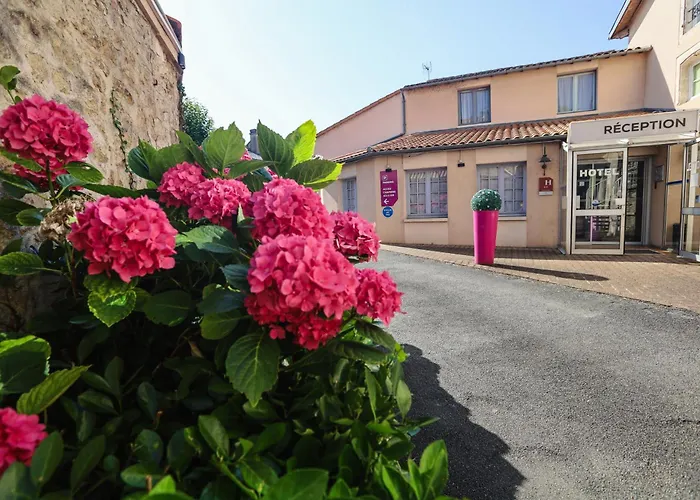 Hôtel Le Cheval Blanc Saint-Maixent-lʼÉcole