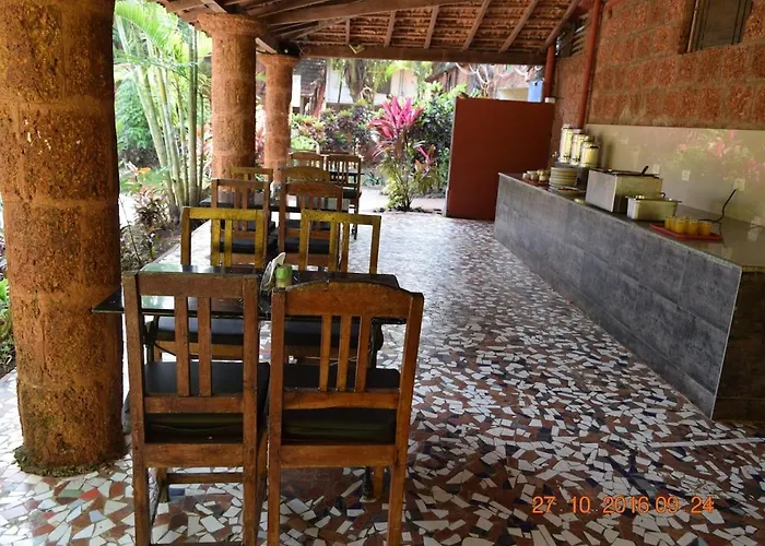 Sea Breeze Beach Resort Candolim, Goa