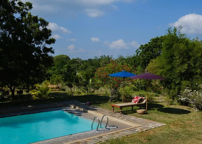 Treasure Rock Bed & Breakfast Kirinda 