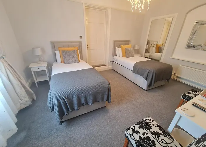 Beaufort Lodge - Central Location & Free Parking Taunton