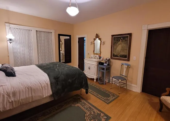 Oaklawn Inn Menomonie