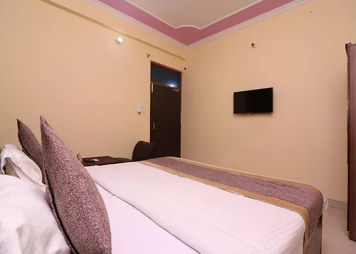Oyo Gomti Nagar Near Indira Nagar Metro Station Hotel Lucknow