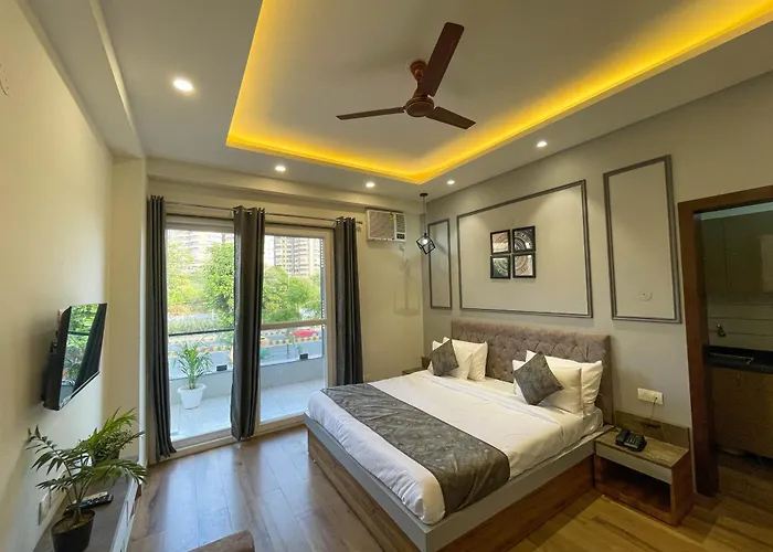 Serviced Luxury Suites With Kitchenette & Balcony At Sector 45 Gurgaon