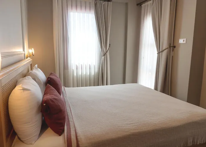 Kapya Cunda Otel Ayvalı