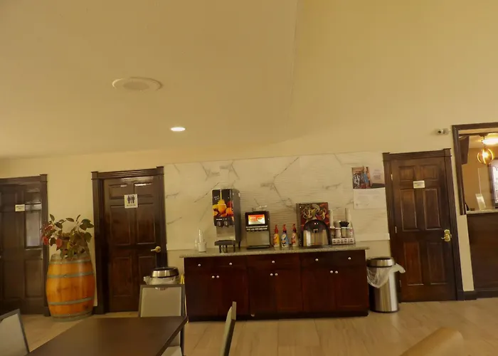 Super 8 By Wyndham Ocean Springs Biloxi Hotel