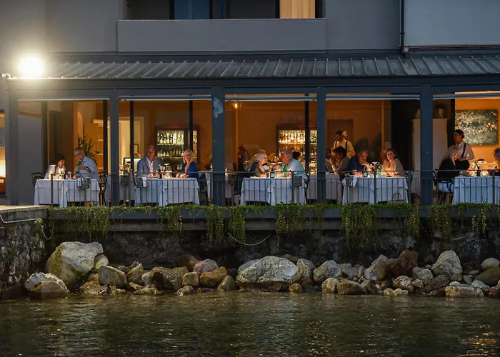 Bella Hotel & Restaurant With Private Dock For Mooring Boats San Felice del Benaco