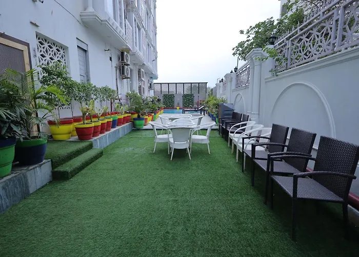 Surasena Regal Vista Agra Hotel