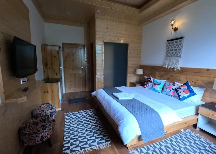 Saanjh - A Serene Retreat Manali 