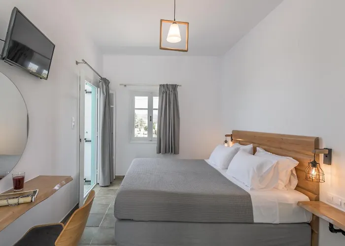 Michalis Studios Pollonia