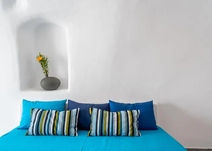 Vogue Suites Oia