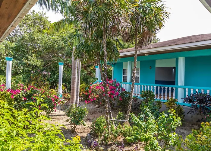Seagrape Plantation Resort & Dive Center West End