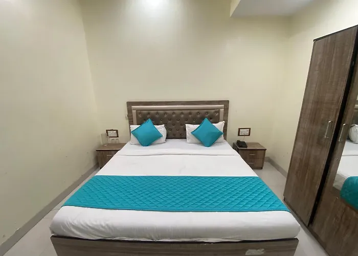 Hotel Apsara- Near J J Hospital Mumbai
