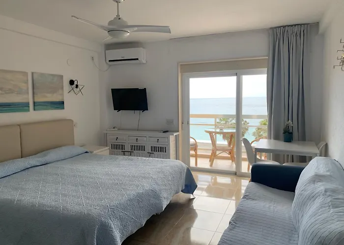 Apartahotel CHINASOL con Parking y Desayuno Incluidos Almuñécar