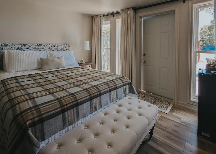 The Cooper'S Inn Shelburne