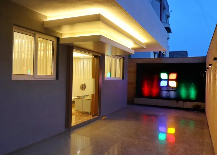 Four Petals Executive By Lhms Hotel Akalkot