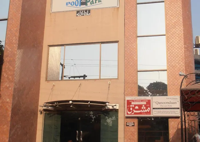 Hotel The Leschanze Lahore