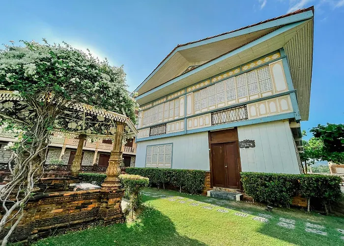 Las Casas Filipinas De Acuzar Bagac