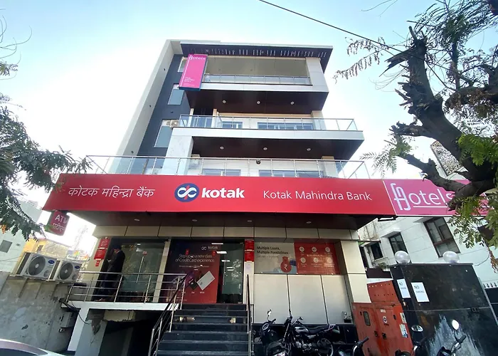 The Metro Stay By F9 Hotels Noida