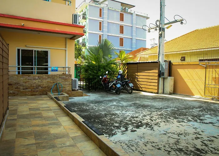 Sky Villa Hua Hin Guesthouse - Adults-Only